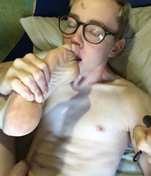 Sole Focus Gay Porn Twinks 61987d9a4b115.png