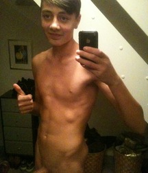 boys selfies mirrors gay porn snap 61a6b7995e402.jpg