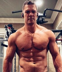 Alan Ritchson is just Perfect 620046dd7736e.jpg