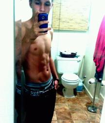 Matty's freinds  (no nudes) 5d871e0e3f634.jpg