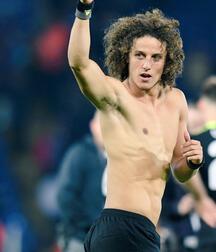 David Luiz - football player twink tube (that curly hair ...) 61f2ff24716fb.jpg