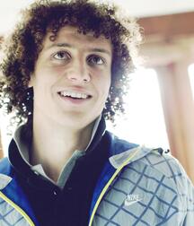 David Luiz - football player twink tube (that curly hair ...) 61f2ff357405c.jpg