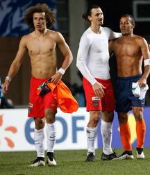David Luiz - football player twink tube (that curly hair ...) 61f2ff3b76953.jpg
