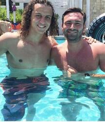 David Luiz - football player twink tube (that curly hair ...) 61f2ff4b76ca0.jpg