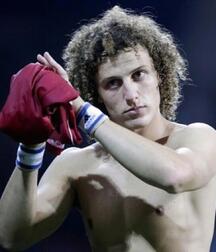 David Luiz - football player twink tube (that curly hair ...) 61f2ff5143d1c.jpg