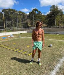 David Luiz - football player twink tube (that curly hair ...) 61f2ff6731135.jpg