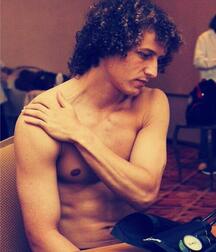 David Luiz - football player twink tube (that curly hair ...) 61f2ff6da5503.jpg
