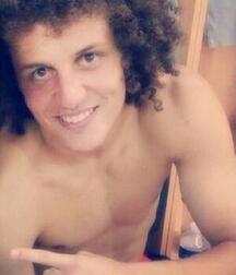 David Luiz - football player twink tube (that curly hair ...) 61f2ff72747a3.jpg