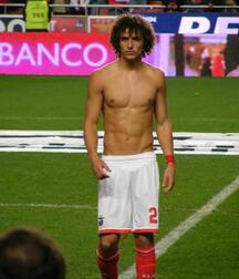 David Luiz - football player twink tube (that curly hair ...) 61f2ffa7e8dff.jpg