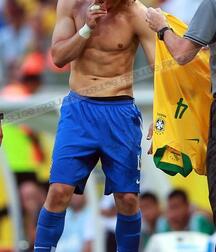 David Luiz - football player twink tube (that curly hair ...) 61f2ffaeaccc5.jpg