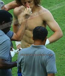 David Luiz - football player twink tube (that curly hair ...) 61f2ffb138d92.jpg