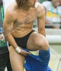 David Luiz - football player twink tube (that curly hair ...) 61f2ffb75a7ef.jpg