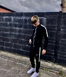 Sneaker Boys Album Twink Style Tube 6255da482b638.jpeg