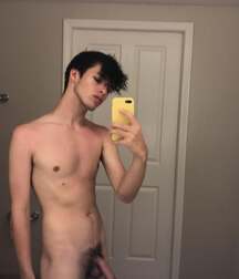 Rentboy- Hot twinks boys selfies gay porn 62125a5cb9d58.jpg
