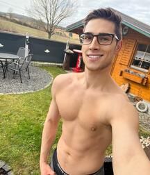 Rentboy- Hot twinks boys selfies gay porn 62125a6d1d843.jpg