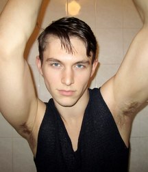 Esquyss: T-shirt parted for a great Armpit view 5c8d45223c704.jpg