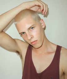 Esquyss: T-shirt parted for a great Armpit view 5c8d4552df862.jpg