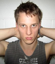 Esquyss: T-shirt parted for a great Armpit view 5c8d455ab25cd.jpg