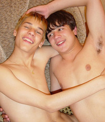 Esquyss: Good friends, a focus on their pits 5c9481d45ad7e.jpg