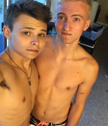 Esquyss: Good friends, a focus on their pits 5c94820176485.jpg