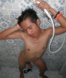 Esquyss: Time for Shower 5c9e620fb1c4f.jpg