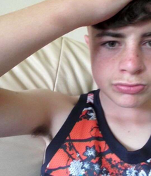 Esquyss: Young sexy pits right under the tank top ! 5cb4b73d9278d.png