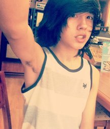 Esquyss: Young sexy pits right under the tank top ! 5cb4b744a2e15.jpg