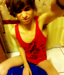 Esquyss: Young sexy pits right under the tank top ! 5cb4b74f7f80f.png