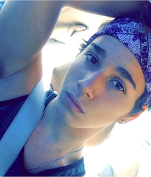 Esquyss: Young sexy pits right under the tank top ! 5cb4b75a10104.jpg