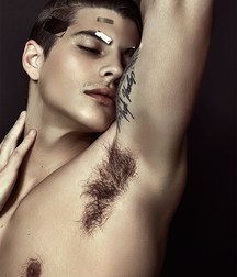 Esquyss: One arm up, sexy pits