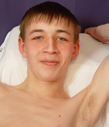 Esquyss: One arm up, sexy pits 5cb769e611149.jpg