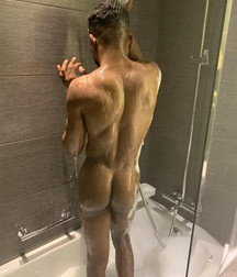 Esquyss: An erotic back view 5cbc021184795.jpg