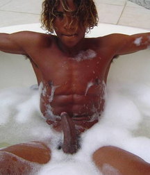 Esquyss: Relaxing in a hot bath 5cbc8a9bd774b.jpg