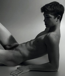 Esquyss: B&W quality shots 5cbc90e84b227.jpg