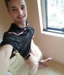 Esquyss: Boys selfies 5cca6b609045f.jpg