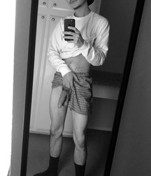 Esquyss: Boys selfies 5cca6b637bf1f.jpg