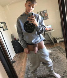 Esquyss: Boys selfies 5cca6b66ae035.jpg