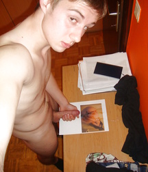 Esquyss: Boys selfies 5cca6b7f608eb.jpg