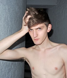 Esquyss: Double shots of models showing pits 5cd0659541141.jpg
