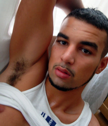Esquyss: Perfect shirts to view yummy Armpits 5ce19388007c0.jpg