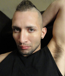 Esquyss: Perfect shirts to view yummy Armpits 5ce19396a5548.jpg
