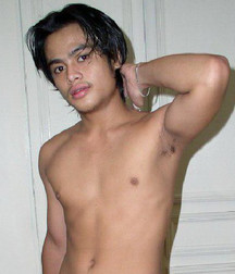 Esquyss: Armpits, one arm up is enough 5cf116190d42f.jpg