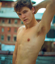 Esquyss: Armpits, one arm up is enough 5cf1162041aad.jpg