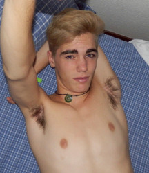 Cuties and their armpits 5d9cc88e2e205.jpg