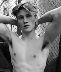 A view at pits in B&W 5dba95e39b3e3.jpg