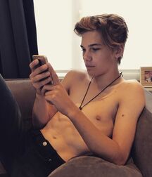 Cute Guys Twink Boys Sexy Shirtless 623147f21bc3d.jpg