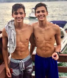 Scally Boys Twink Porn Guys Shirtless 624dd54c74b85.jpg
