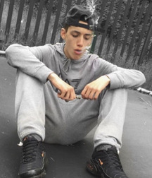 Scally and Smoke Straight Twink Tube Attitude  625f1df41067b.jpg