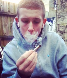Scally & Smoking Habit Twink Tube Gig 6262b77dda747.jpg