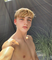 Cute twinks flex gay porn strong 626663e17c715.jpeg